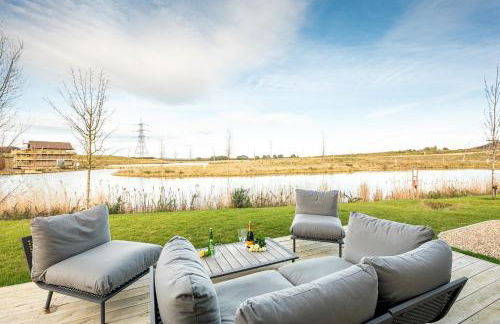 Lakeside property with spa access on a nature reserve Grays Cottage WI24 - Photo 13