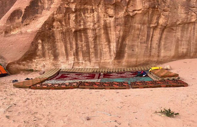 4x4 Tour + Camping in Wadi Rum Desert - Foto 3