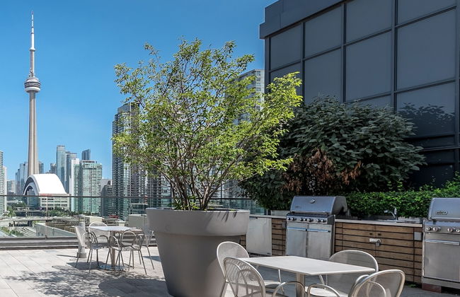 Beautiful Condos In the Heart of Downtown - Foto 36