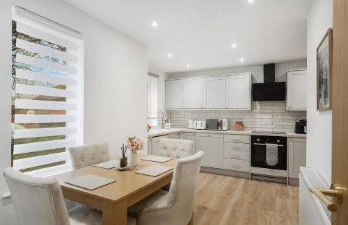 Milton Keynes 3BR, Stylish Home, Sleeps 5, Families Stays, Parking , Fast WiFi - Foto 14