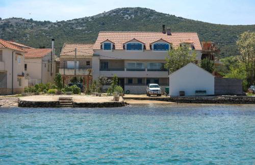 Apartments Seafront - Photo 10