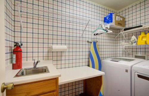 Picturesque Pueblo at Palmer Lake Sleeps 14 - Foto 29