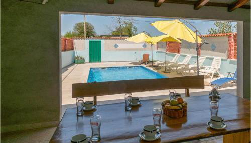 Three-Bedroom Holiday Home 0 In Zminj - Foto 2