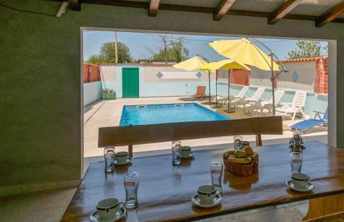 Three-Bedroom Holiday Home 0 In Zminj - Photo 2