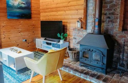 Finlodge- Pet-Friendly Scandinavian Cabin - Photo 39