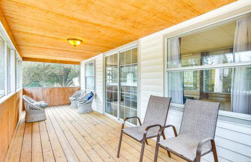 Cozy Cottage with Deck Walk to Lake of the Ozarks! - Foto 3