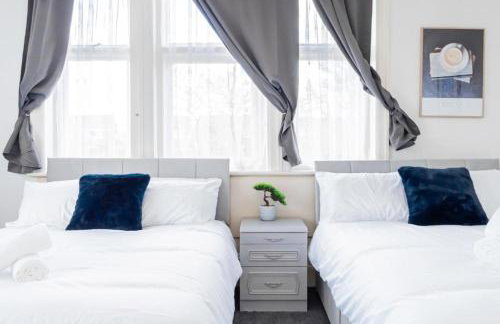 Contractor Stay above bar and restaurant - Foto 8