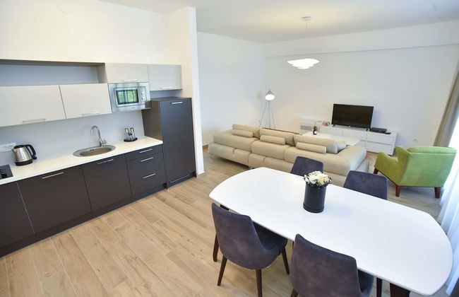 ROYAL GARDENS Apartments - Photo 67