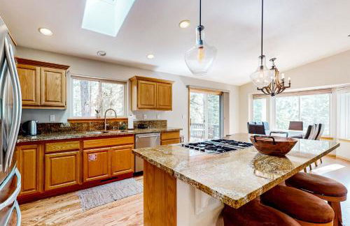 Sunlit Forest Haven - Foto 18