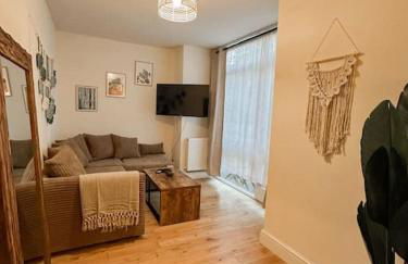 Oasis split level flat in Zone 1 - Photo 17