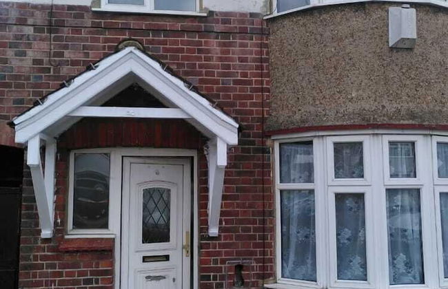 Remarkable 3-bed House in Hounslow - Foto 1