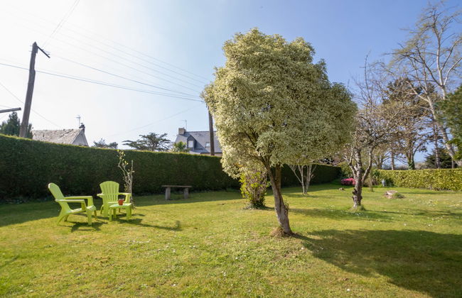 Apartment in La Richardais with garden - Photo 2