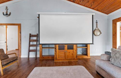 Spacious Foley Retreat Sleeps 12 Game Room Theater - Photo 8