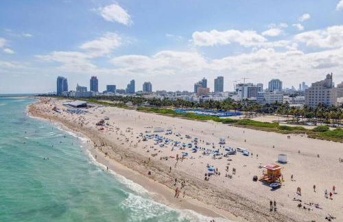 Escape 2 Beach, Ocean Dr Deco Apt with 2 Queen beds - Foto 25