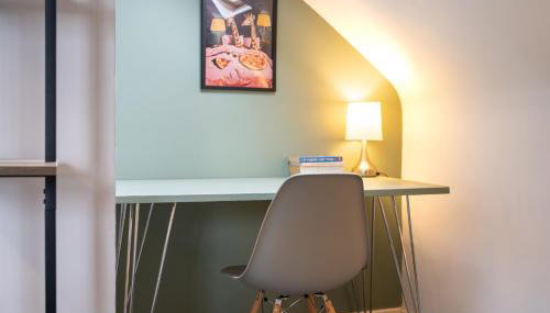 4 Bedroom Stylish House in Redditch - Free Parking - Photo 3