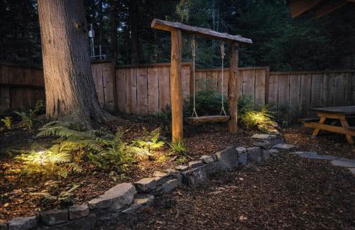 Knotty Shack- Unique Tiny Log Cabin with Hot Tub - Foto 18