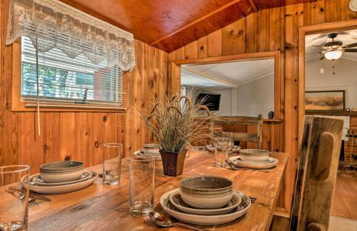 Plum Creek Retreat with Beach near Johnson Lake - Foto 4