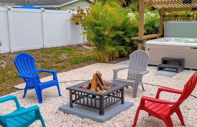 4b 2b w Hot Tub BBQ Firepit 9mins to Beach - Foto 31