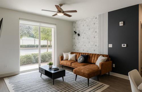 Luxury 2BR Stay Pool, Gym and Chill Areas - Photo 11