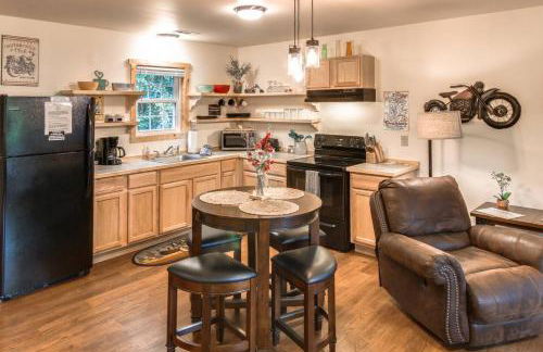 Smoky Mountain Basecamp Just 5 Mins to Harrah Casino - Foto 8