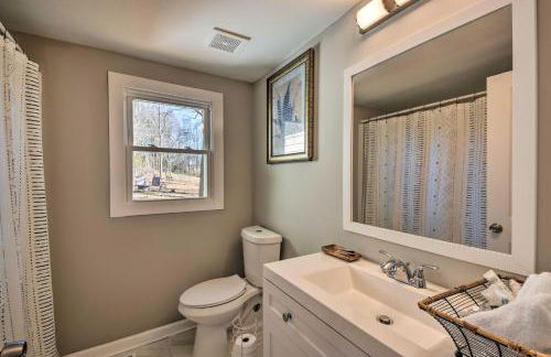 Private Yard and Fire Pit Commerce Home! - Foto 16