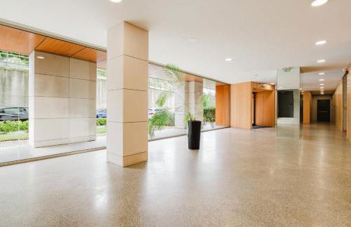 Elegant Riverfront Flat | Pool & Sports by Host Wise - Foto 53