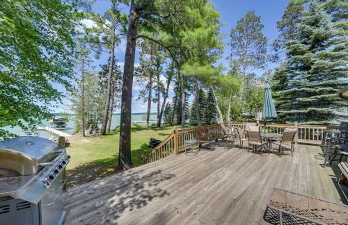 21 Mi to Slopes! Torch Lake Home with Private Beach - Foto 25
