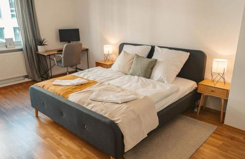 K15 Cozy, Unique & Spacious 3-Room Apartment with Balcony or Single Room by LIPA - Foto 26