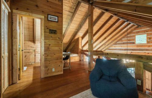 Modern Cabin with Luxury Gym, Firepit + Game Room! - Foto 54