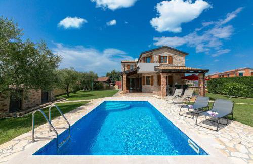 Mediterrane Villa mit privatem Salzwasserpool, Babybett, Whirlpool, Tischtennis, Spielplatz - Foto 3