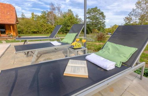 Gorgeous Home In Gospic - Photo 12