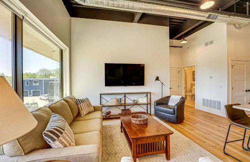 Downtown Grand Haven Condo - Walk to Boardwalk! - Foto 6