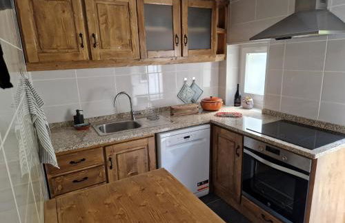 Moradia T2 em bairro pitoresco da Covilhã - Foto 19