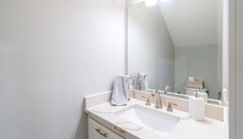 Bright Townhouse Downtown Lake Charles - Foto 5