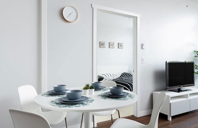 Surrey Center Cozy Condo - Photo 14