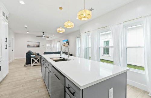 Beachy cottage near Sports Complex OWA beaches shopping restaurants mini golf Central to all the fun Foley has to offer - Foto 24