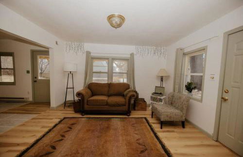 Walk to Cafe & Mall, One Mile to Dordt, Dog Theme - Foto 3