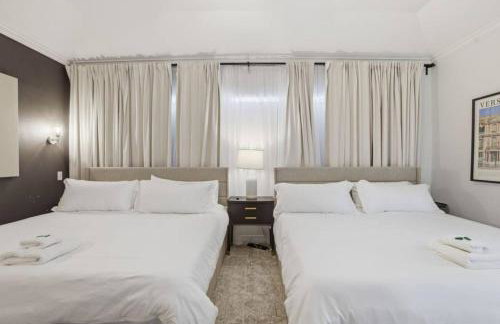 O18A Spacious 3BR Sleeps 10 Two Living Areas Houston - Foto 26