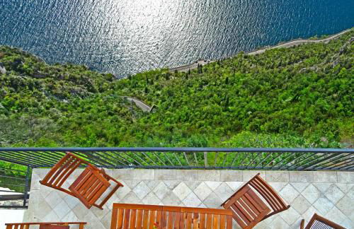 Casa De Pol Exclusive Lake View by Gardadomusmea - Photo 4