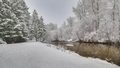 Yakima Riverfront Retreat! Cozy Cascades Cabin - Foto 3