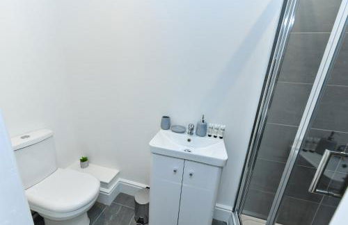 Stylish Flat with En-Suites Near Nature & Amenities - Foto 19