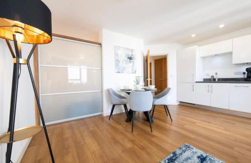 1BR River Retreat - Sleeps 4 - Parking - Foto 21