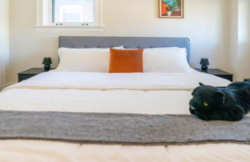 Magnolia on the Park Spacious 4BR ABODEbucks - Photo 23