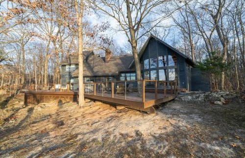 Exclusive Wooded Chalet w Magnificent River Views - Foto 42
