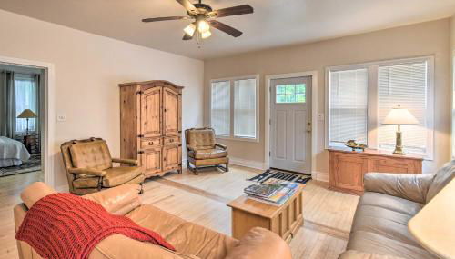 Walkable Lake Elkhart Apt Dine, Shop, Swim! - Foto 4