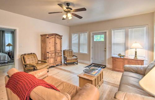 Walkable Lake Elkhart Apt Dine, Shop, Swim! - Foto 4