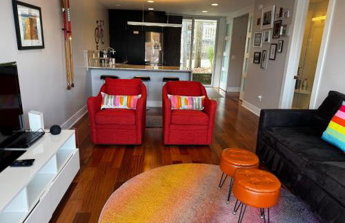 Couples Waterfront Getaway Near Beach And Trails - Foto 4