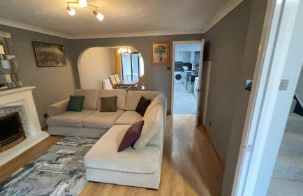 Cosy 4 bedroom holiday let Stevenage 22mins from London on the train - Foto 15