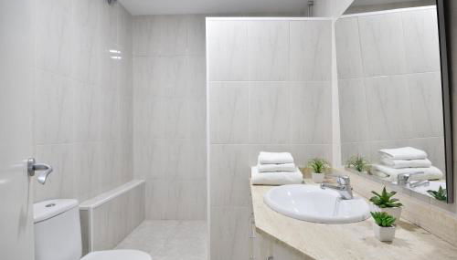 Encantador piso en el centro - Foto 3, Shower