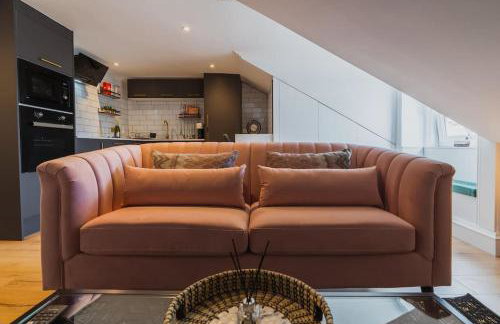 The West End Loft - 5* Retreat - Private Parking! - Foto 31